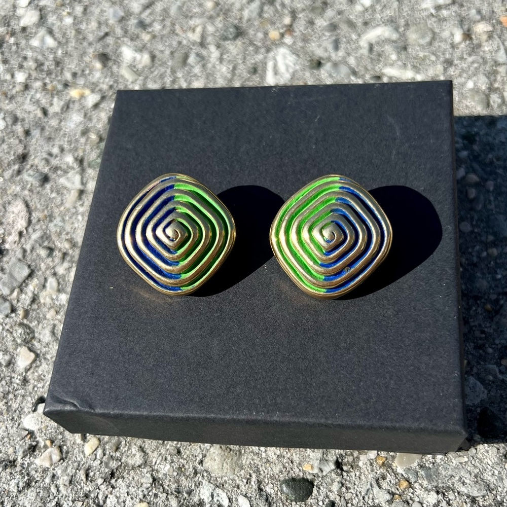 Vintage Funky 70s 80s Art Deco Two-tone Enamel Gold Spiral Clip Earrings - Picture 3 of 11
